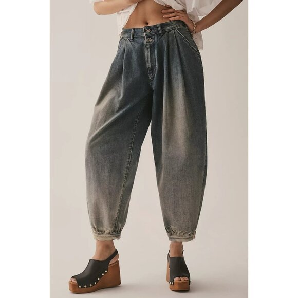Pilcro Pleated High-Rise Balloon-Leg Jeans 32 - Picture 1 of 4